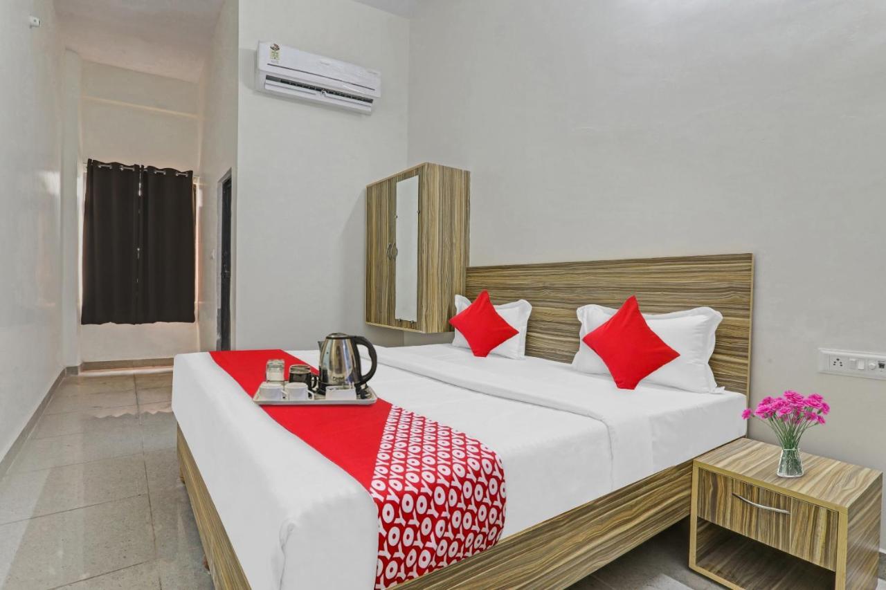 Flagship Jn Rooms And Banquet Gonda Exterior photo