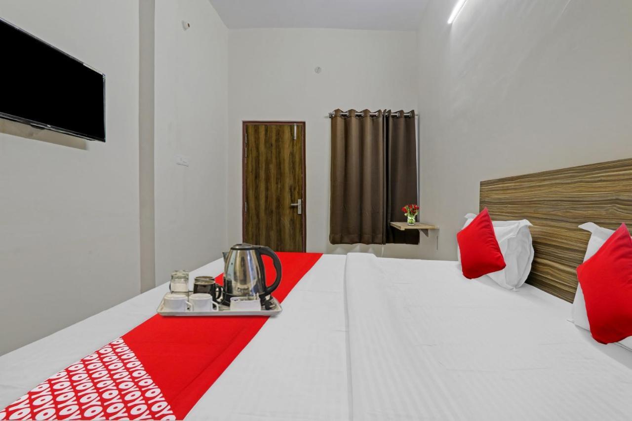 Flagship Jn Rooms And Banquet Gonda Exterior photo