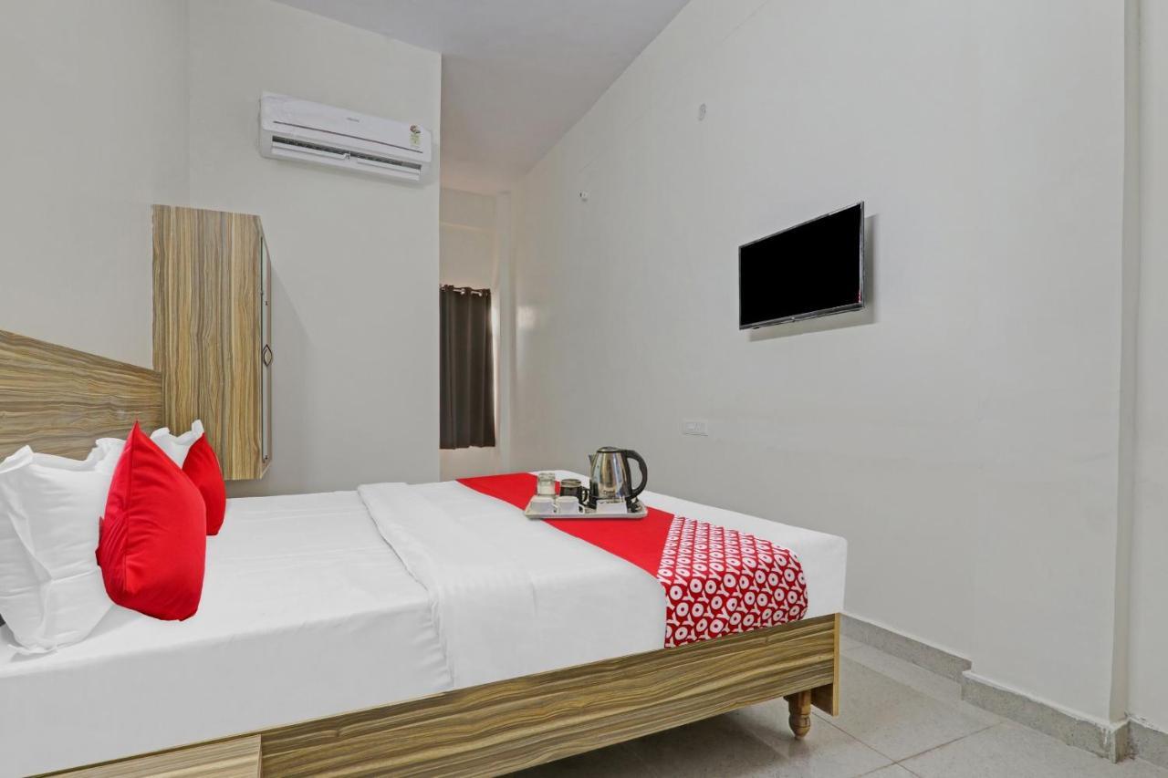 Flagship Jn Rooms And Banquet Gonda Exterior photo