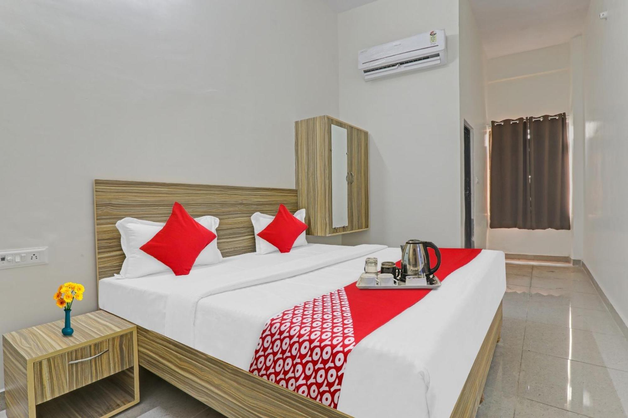 Flagship Jn Rooms And Banquet Gonda Exterior photo